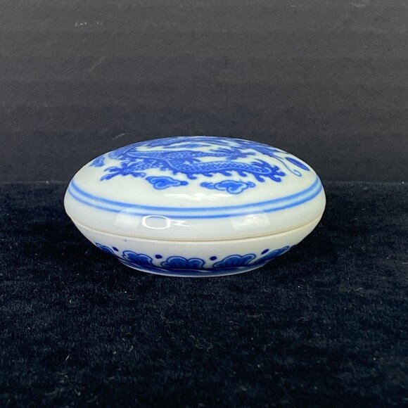 Vintage Blue White Porcelain Asian Dragon Ring Trinket Box - Picture 6 of 9